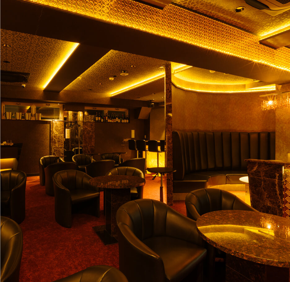 エレガントで広い店内