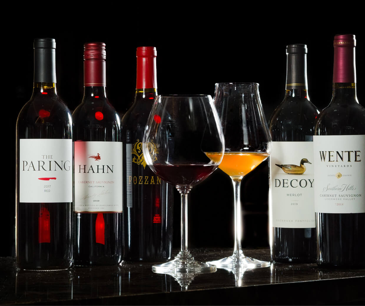 旧世界から新世界まで数多くご用意しています　グラス 1,100円～　ボトル 5,000円～